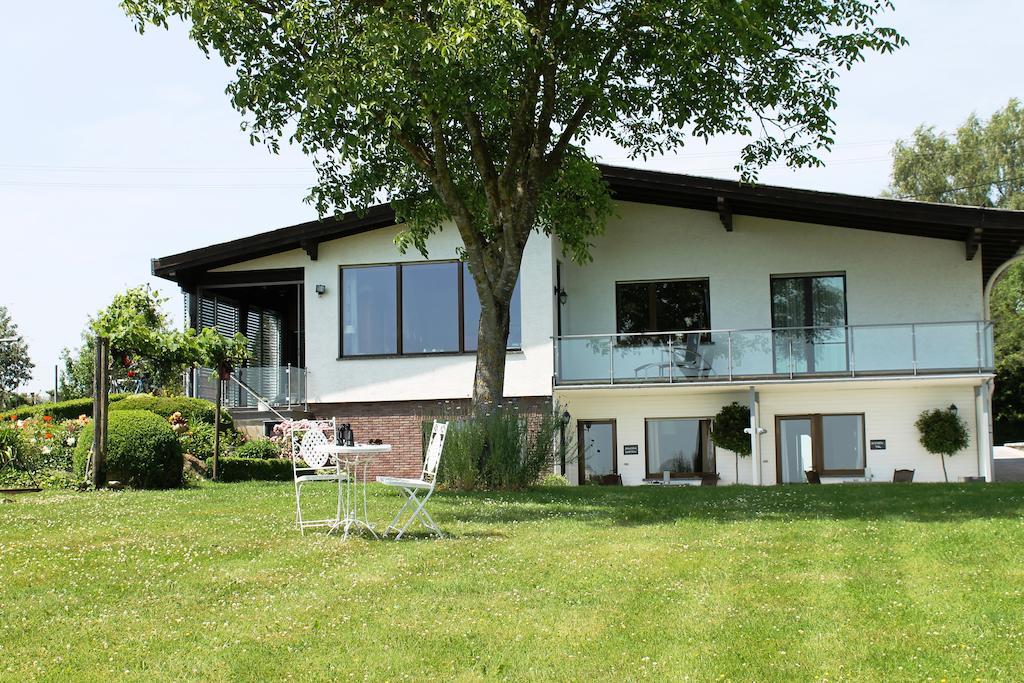 Ferienwohnungen Eifelblick Lutzerath Exterior foto